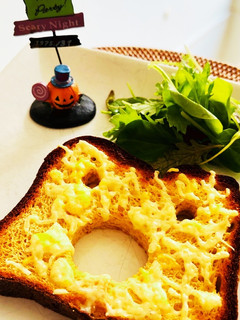 おとぼけお化けのチーズトースト♪-レシピのメイン写真