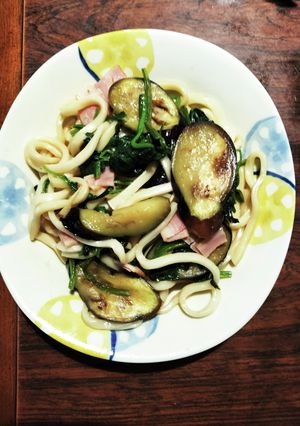茄子とほうれん草とベーコンの生姜醤油饂飩-レシピのメイン写真