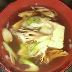 รูปของ ホウキ茸の汁物