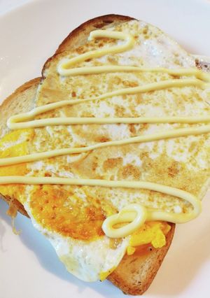 【ズボラ飯】目玉つぶしトースト【時短】-レシピのメイン写真