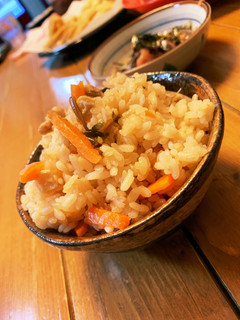 切って炊くだけ☆鶏のしっとり炊き込みご飯-レシピのメイン写真