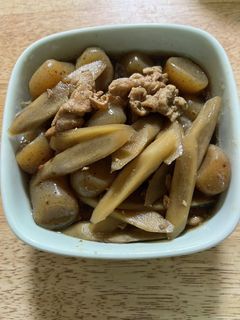 豚肉とごぼうの玉蒟蒻甘煮-レシピのメイン写真