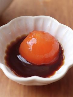 しっとり濃厚!卵黄のにんにく醤油漬け-レシピのメイン写真