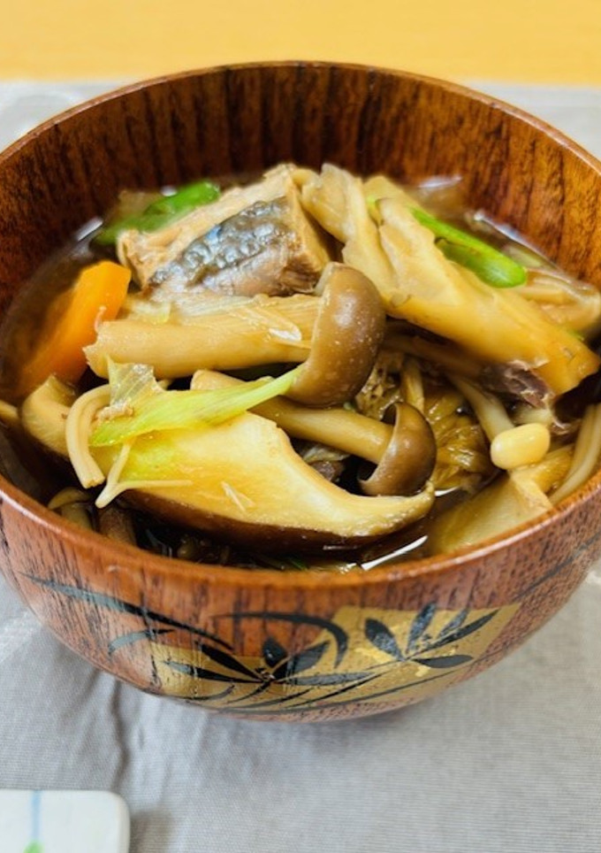 旨みたっぷり～サバ缶と具沢山きのこ汁-レシピのメイン写真