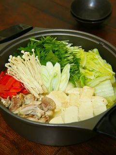 鶏もも肉ときのこと野菜の水炊き鍋-レシピのメイン写真