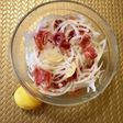 生ハムと玉ねぎとレモンのマリネ