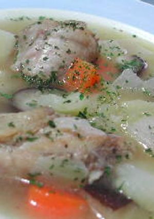 骨付鶏肉と根菜のスープ-レシピのメイン写真