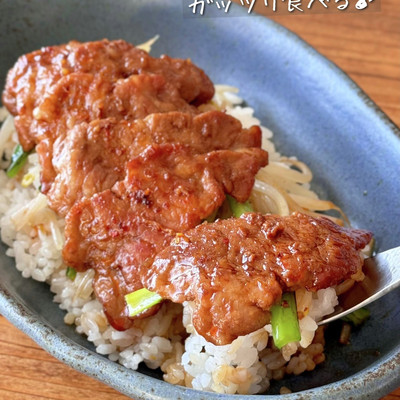 楽めし】甘辛豚焼肉丼 by santababy 【クックパッド】 簡単 楽めし】甘辛豚焼肉丼 by santababy 【クックパッド】 簡単