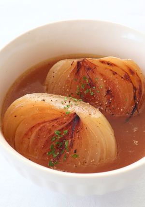 子ども喜ぶ！まるごと焦がし玉ねぎスープ-レシピのメイン写真