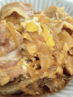 すき焼きのタレで簡単!豚バラ肉の卵とじ-レシピのメイン写真