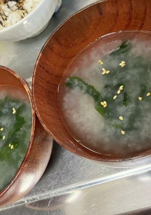 即席！玉ねぎ麹とわかめのスープ-レシピのメイン写真