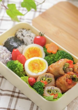 つくね巻きde彩りおむすび弁当-レシピのメイン写真