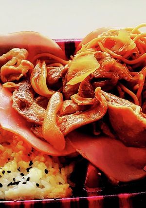 “豚の生姜焼き玉葱スパゲティーハム畑”-レシピのメイン写真