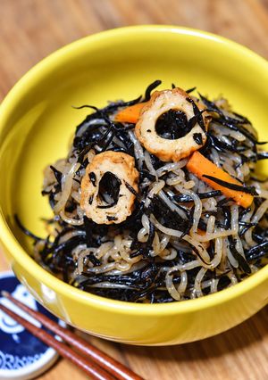 昔ながらのひじきと糸こんにゃくの煮物【作り置き】-レシピのメイン写真