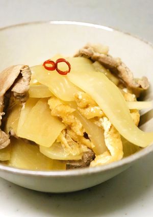フライパンで豚ばら肉大根刻み揚げの炒め煮-レシピのメイン写真