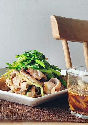 夫絶賛セリ&豚バラ鍋☆ホットプレート-レシピのメイン写真