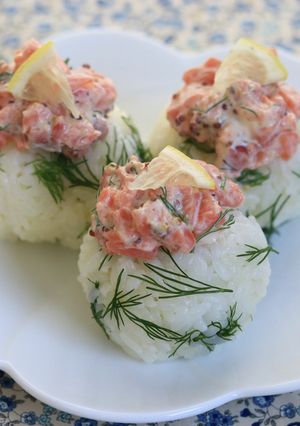 サーモンタルタルとディルのパリおにぎり-レシピのメイン写真