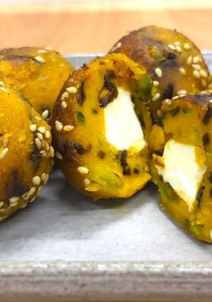 塩ふき昆布入りかぼちゃのごま団子-レシピのメイン写真