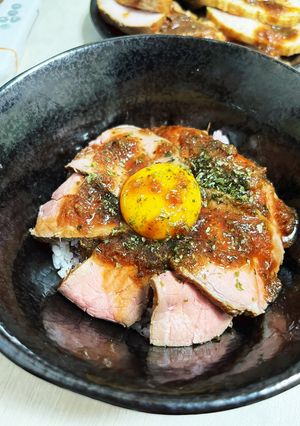 低温調理のローストビーフ丼-レシピのメイン写真