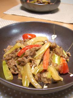 牛肉とセロリのオイマヨ炒め♪-レシピのメイン写真