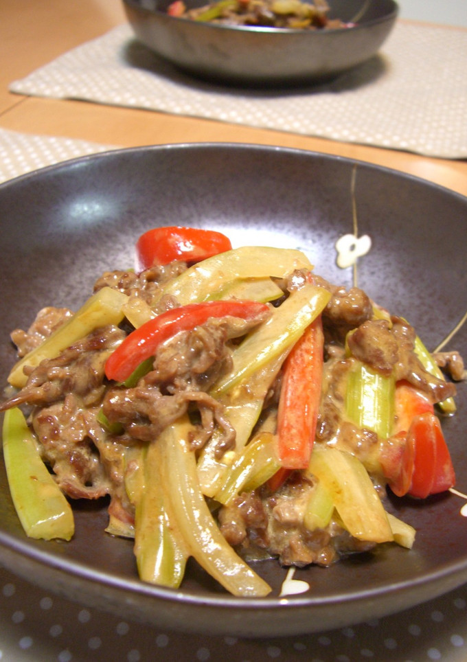 牛肉とセロリのオイマヨ炒め♪-レシピのメイン写真