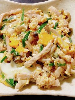 豚肉、しめじ、ニラの卵とじ丼-レシピのメイン写真