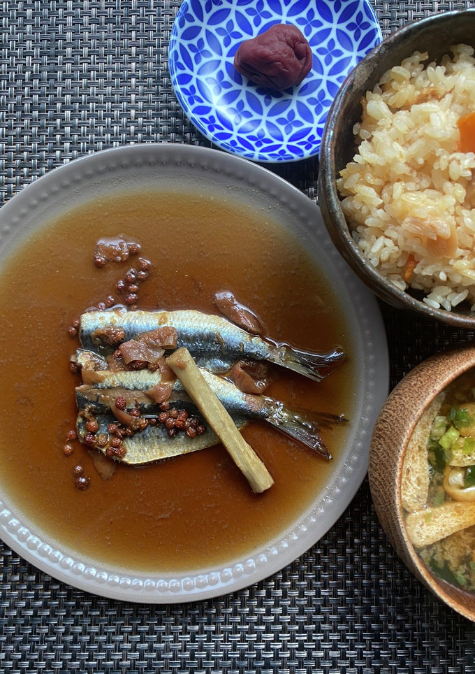 ガラスープで鰯梅山椒煮と炊き込み御飯-レシピのメイン写真