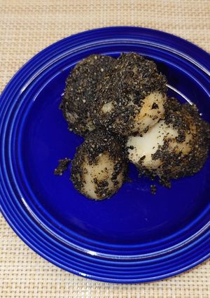 里芋のアンチョビ炒め黒ごままぶし-レシピのメイン写真