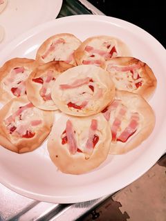餃子の皮が余ったら☆パリパリ餃子の皮ピザ-レシピのメイン写真