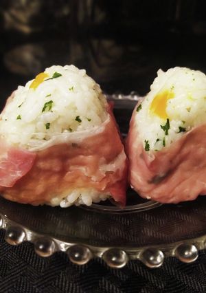 生ハムチーズパセリのパリおにぎり-レシピのメイン写真