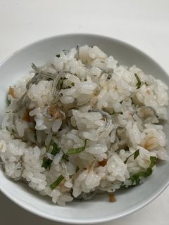 梅干し・ちりめんじゃこ・大葉の混ぜごはん-レシピのメイン写真