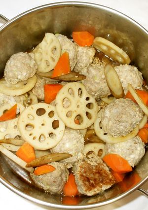 肉団子と蓮根牛蒡人参の煮物♪皮膚病に簡単-レシピのメイン写真