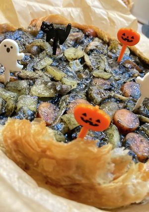 イカスミのクロワッサンキッシュ-レシピのメイン写真