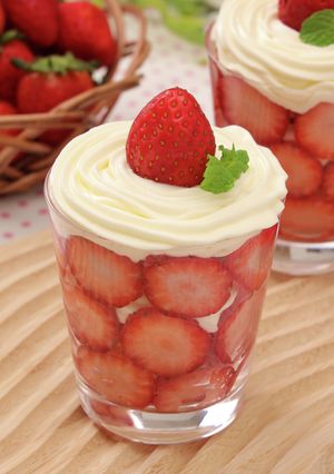 旬をまるごと♪いちごのグラスパルフェ-レシピのメイン写真