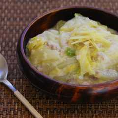 รูปของ 白菜とひき肉のミルクスープ