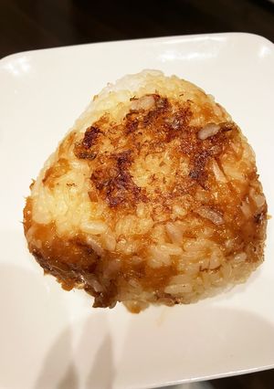 醤油麹とかつおぶしの香ばし焼きおにぎり-レシピのメイン写真