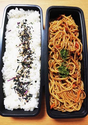 R5/11/1 焼きそば弁当-レシピのメイン写真