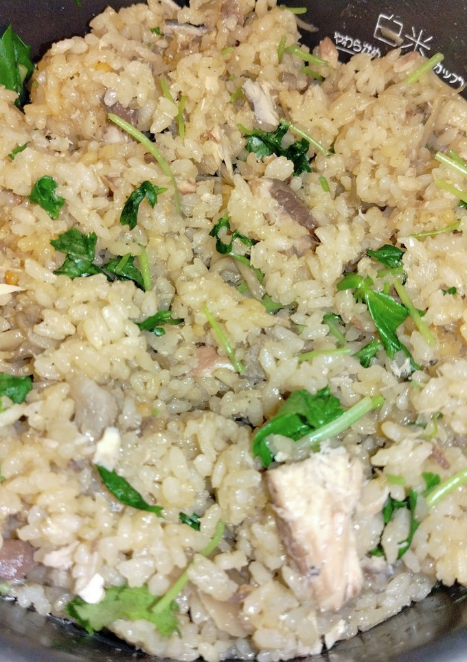 鯖缶と舞茸と三つ葉の炊き込みご飯-レシピのメイン写真