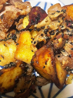 お肉とさつまいもの胡麻炒め-レシピのメイン写真