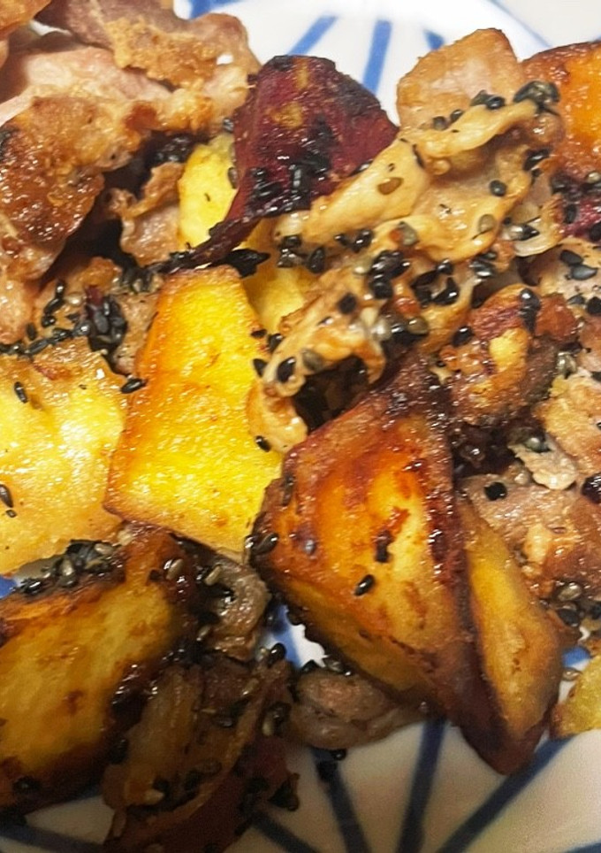 お肉とさつまいもの胡麻炒め-レシピのメイン写真