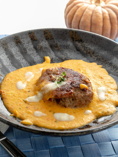 会津小菊南瓜風味のチーズinハンバーグ-レシピのメイン写真