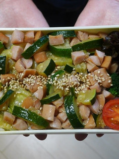 ズッキーニとソーセージの丼弁当-レシピのメイン写真