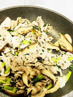 干し椎茸消費★豚肉と小松菜のごま油炒め-レシピのメイン写真