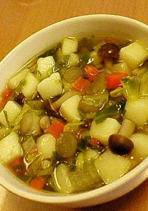 はんぺんと残り野菜の簡単コンソメスープ-レシピのメイン写真