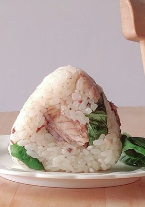 パリおにぎり★サバ缶で簡単★たんぱく質-レシピのメイン写真
