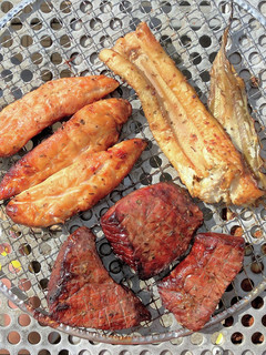 蓋付きのBBQコンロでお手軽に燻製-レシピのメイン写真