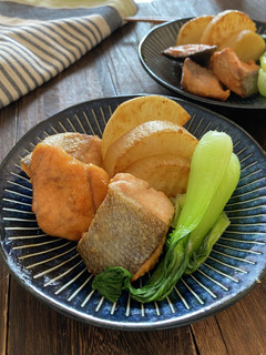 こっくりバター♪秋鮭と大根の煮物-レシピのメイン写真