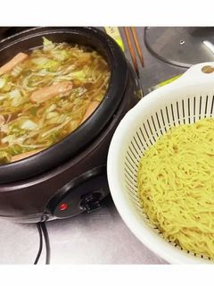 電気鍋で即席ラーメン-レシピのメイン写真