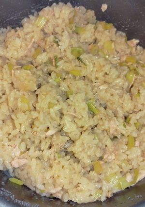 ツナ缶と蕪の葉の炊き込みご飯-レシピのメイン写真