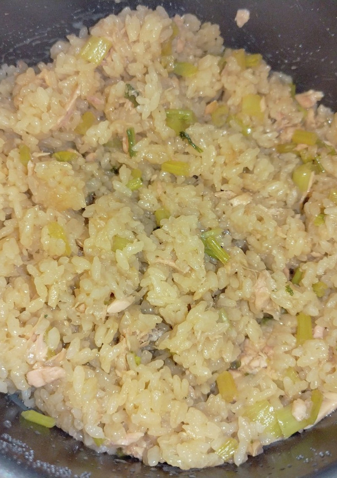 ツナ缶と蕪の葉の炊き込みご飯-レシピのメイン写真